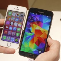 Samsung ha iniziato come ogni anno la campagna promozionale del suo nuovo smartphone di punta: il Galaxy S5, e come sempre tramite spot pubblicitari attacca il suo eterno rivale iPhone 5S. Anche l’ultimo spot pubblicitario dedicato alla fotocamera del nuovo […]